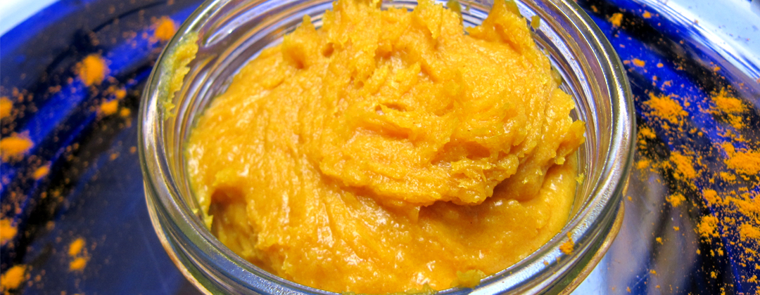 Homemade toothpaste with coconut oil, turmeric & peppermint