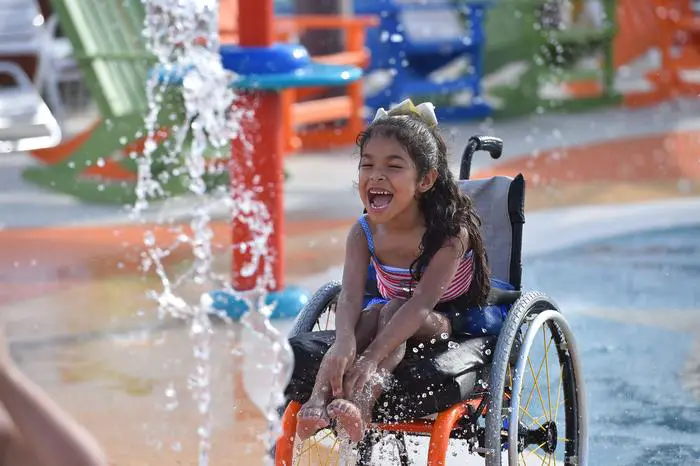 agrandeartedeserfeliz.com - Inaugurado primeiro parque aquático do mundo para crianças com deficiência