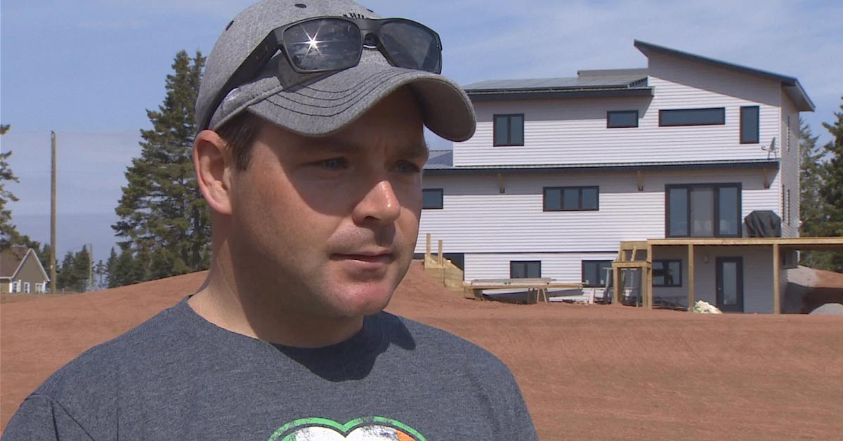 Man Who Uses Solar Panels to Generate His Own Solar Energy Is Still Being Charged Tax in Canada