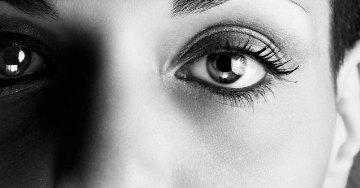 Staring Into Someone’s Eyes For 10 Minutes Can Alter Your Consciousness