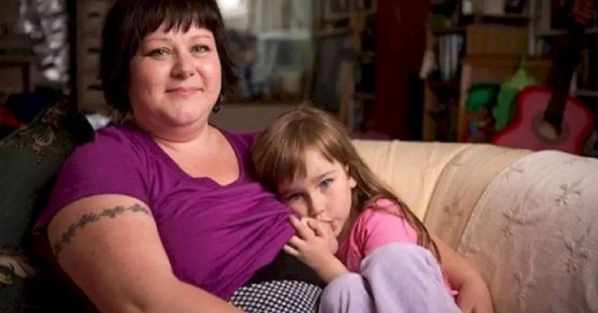 Devoted Mother Wants to Breastfeed Her Daughter Until She is 10