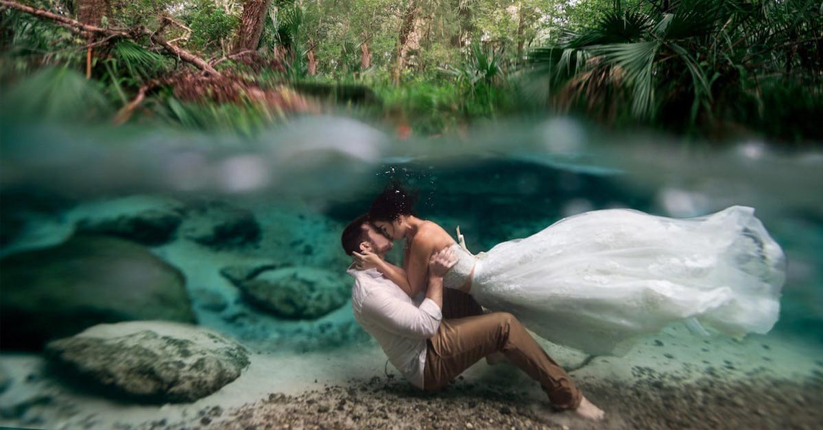A Stunning Picture of Newlyweds Kissing Underwater Was A Dream Come True For the Photographer