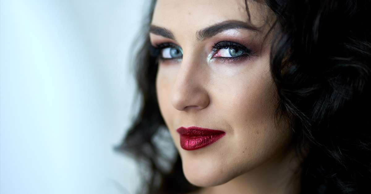 Here’s Why You Should Date a Woman Who Tells It Like It Is, Even If She’s Intimidating Sometimes